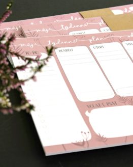 Týdenní plánovač A4 růžový s listy a květinami